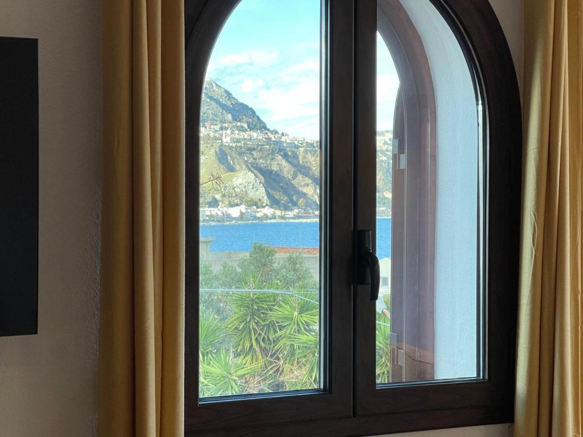 John Sea Suites Giardini Naxos Dış mekan fotoğraf