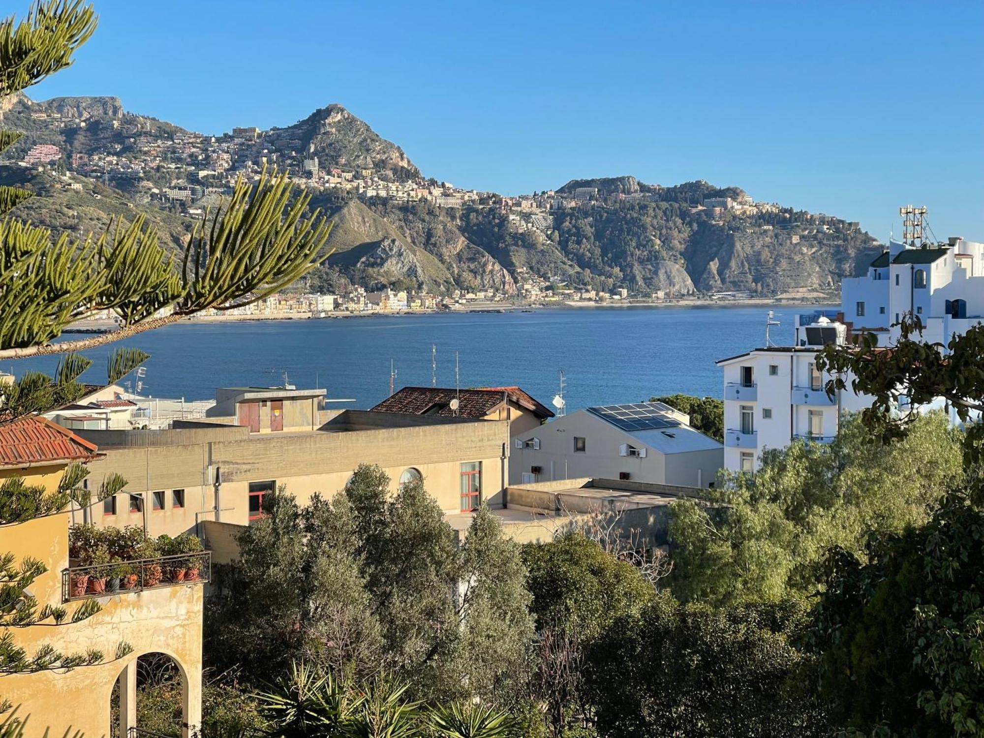 John Sea Suites Giardini Naxos Dış mekan fotoğraf