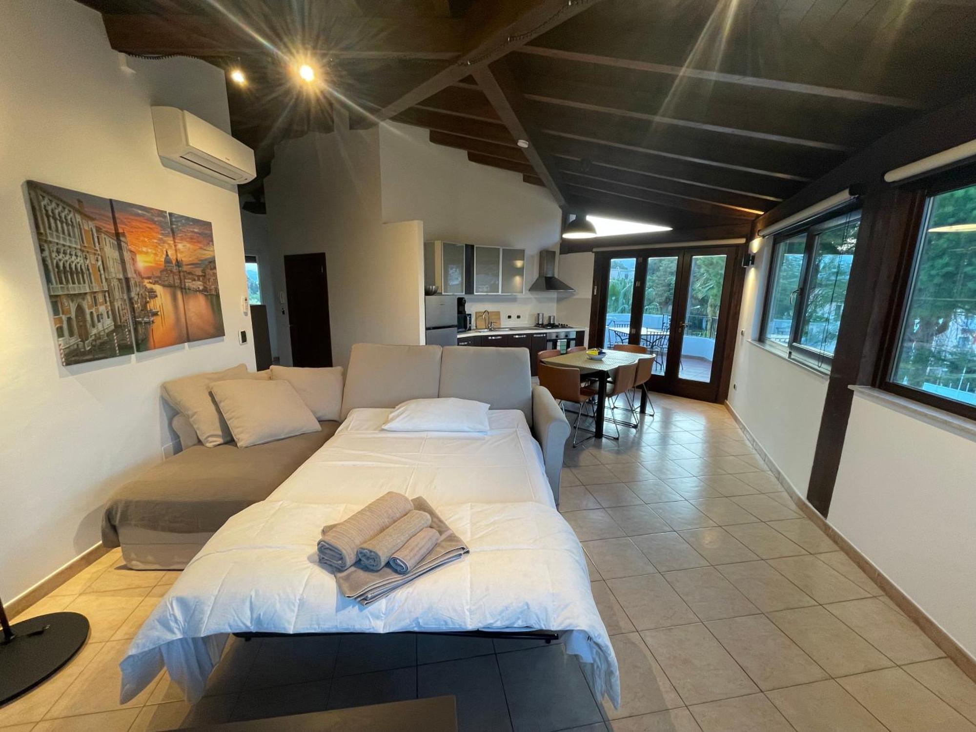 John Sea Suites Giardini Naxos Dış mekan fotoğraf