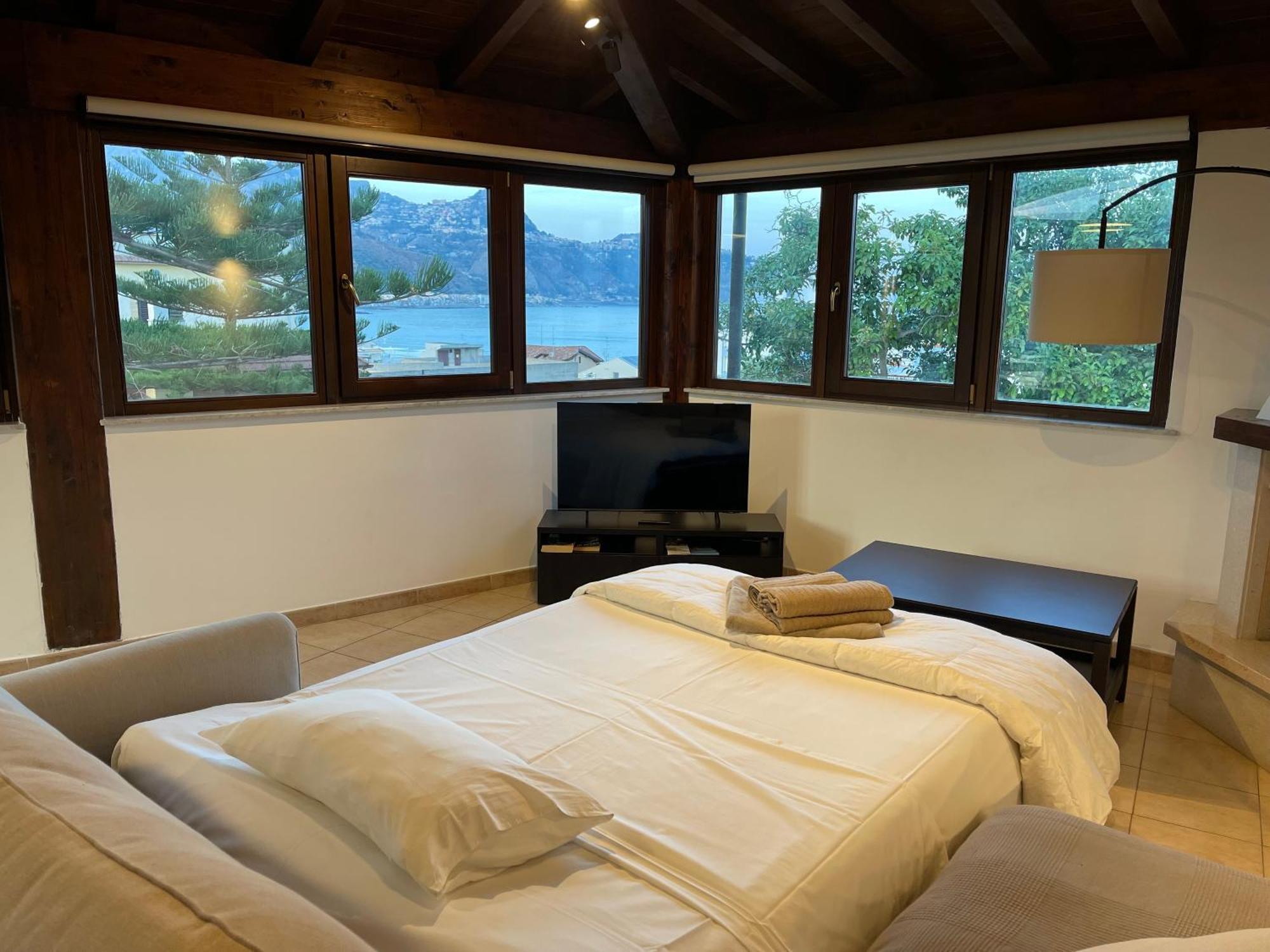 John Sea Suites Giardini Naxos Dış mekan fotoğraf